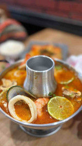  Hot Pot Tom Yum Seafood Soup (sharable) 