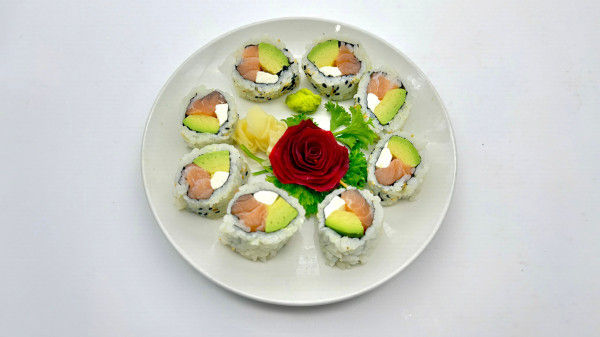 88. AVOCAT, SAUMON ET FROMAGE À LA CRÈME / AVOCADO, SALMON & CREAME CHEESE