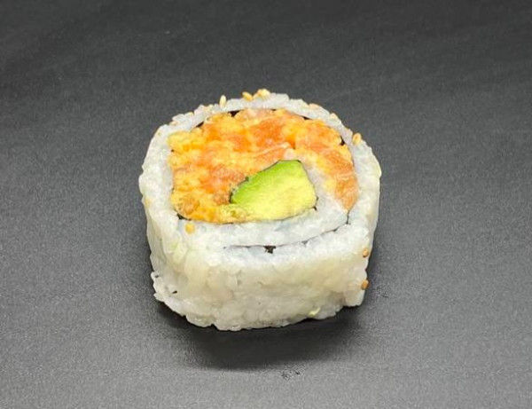 P050a.Spicy salmon(sumomaki)