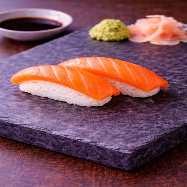 N6. Nigiri Kunsei-Sake ( s. fumée / smoke salmon )