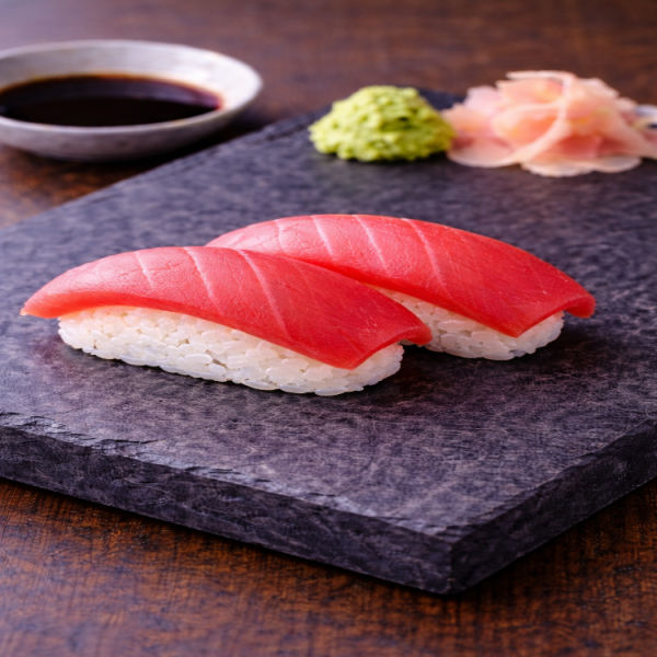 N1. Nigiri Maguro ( thon / tuna )