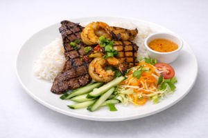 R2. Riz Special ( Poulet, Boeuf & Crevettes)
