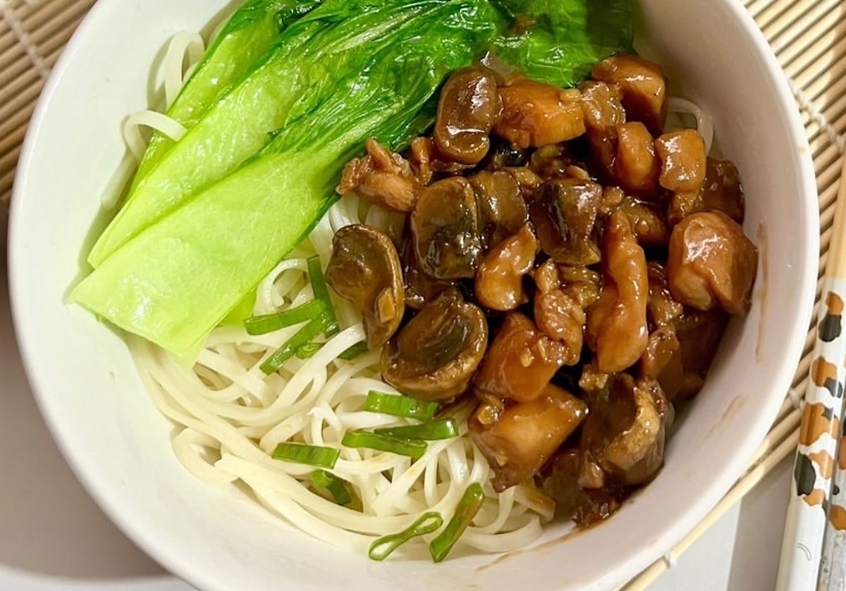 Resep Mie Ayam Jamur Kancing enak, image by IG: diyassanjaya
