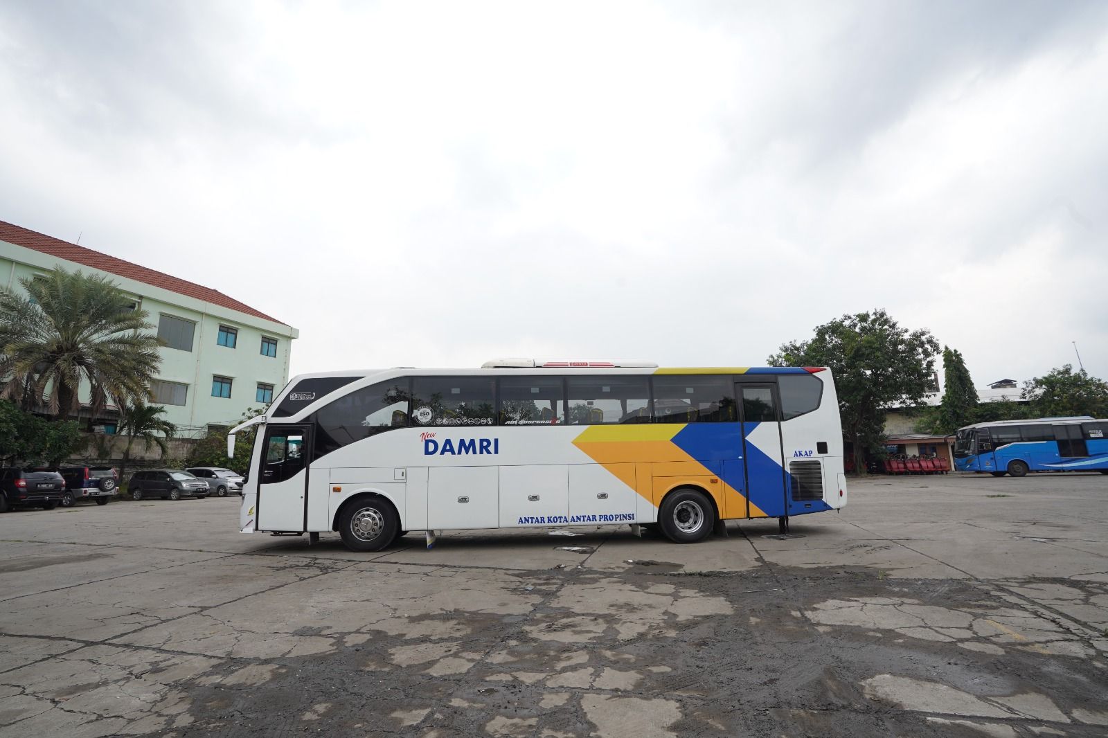 Jadwal Damri PIK 2 Stasiun KCIC Halim PP 2025