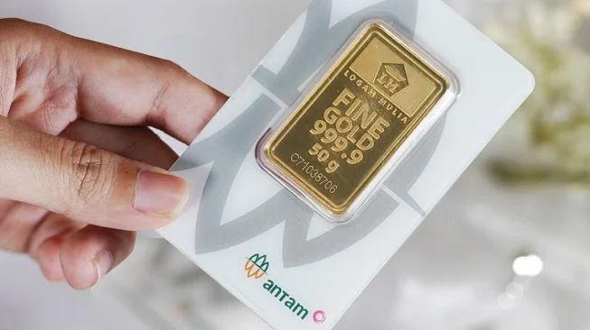 Harga Emas Turun, Ini Daftar Harga Emas Antam dan Pegadaian Terbaru Hari Ini!