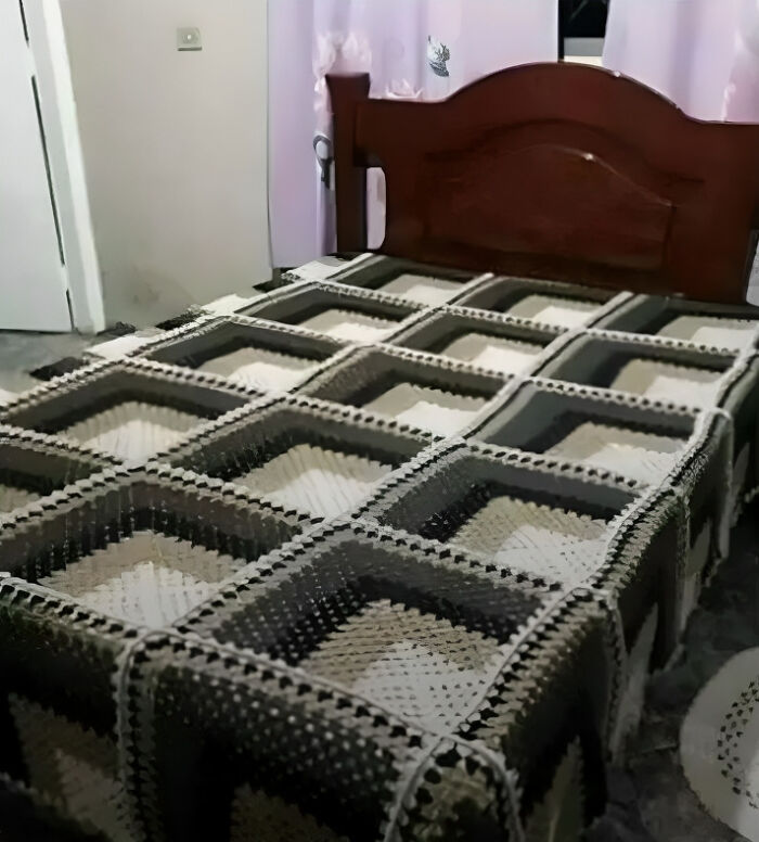 15 Foto Viral yang Harus Kamu Amati Dua Kali Agar Tak Salah Paham! 5 Kasur Unik