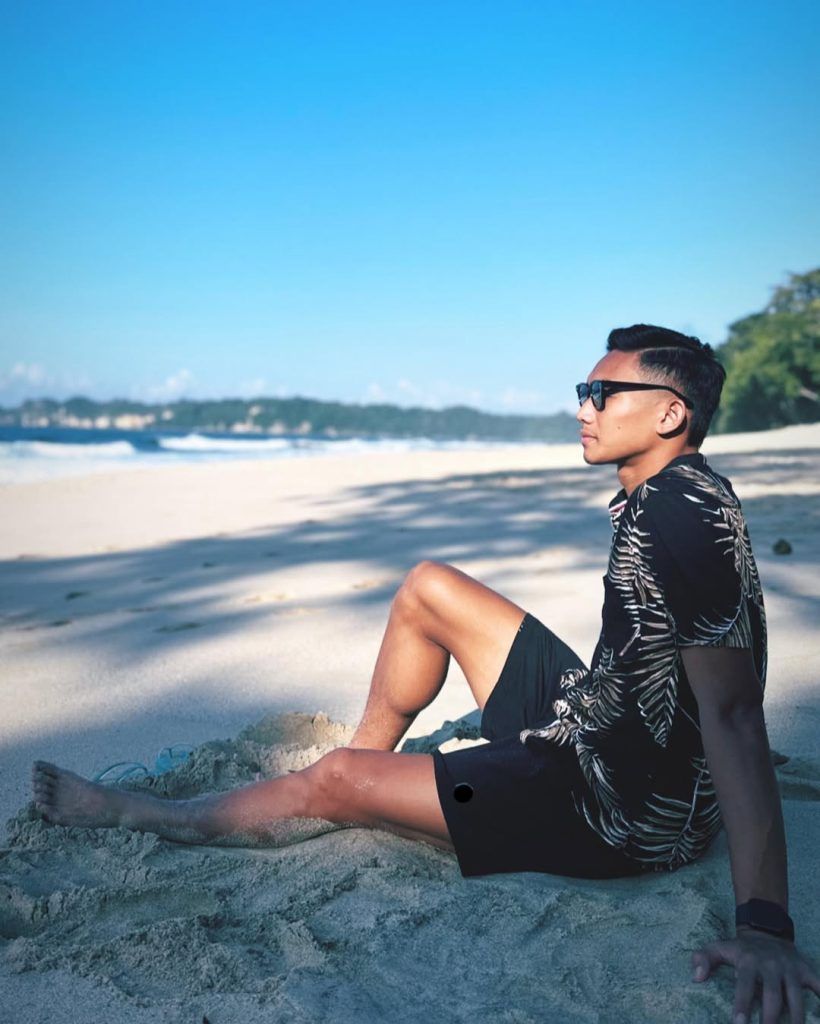 Potret Rizky Ridho Lagi Liburan Tampil Keren di Luar Lapangan2025 03 26 at 6.59.10 AM 3