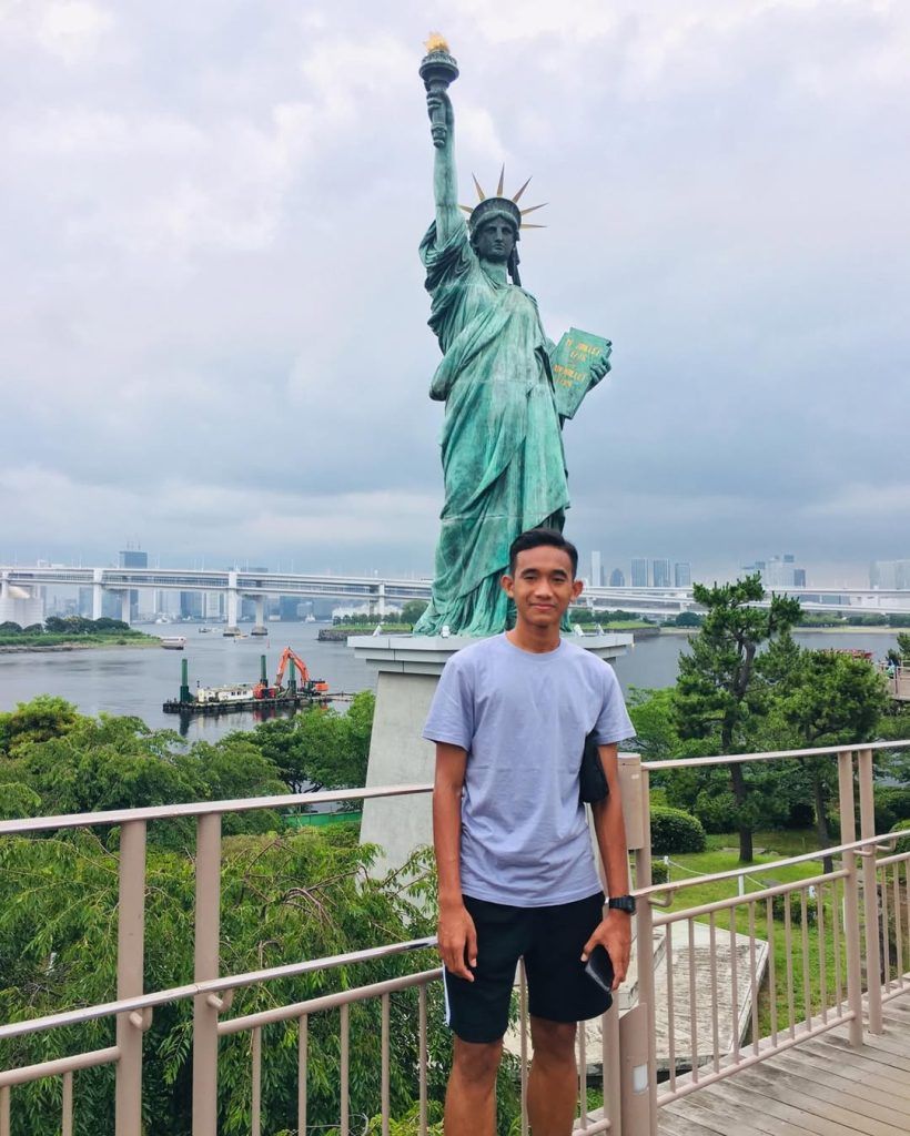 Potret Rizky Ridho Lagi Liburan Tampil Keren di Luar Lapangan2025 03 26 at 6.59.10 AM 6