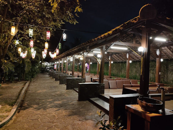 Taman Santap Rumah Kayu, Seafood enak di Tangerang