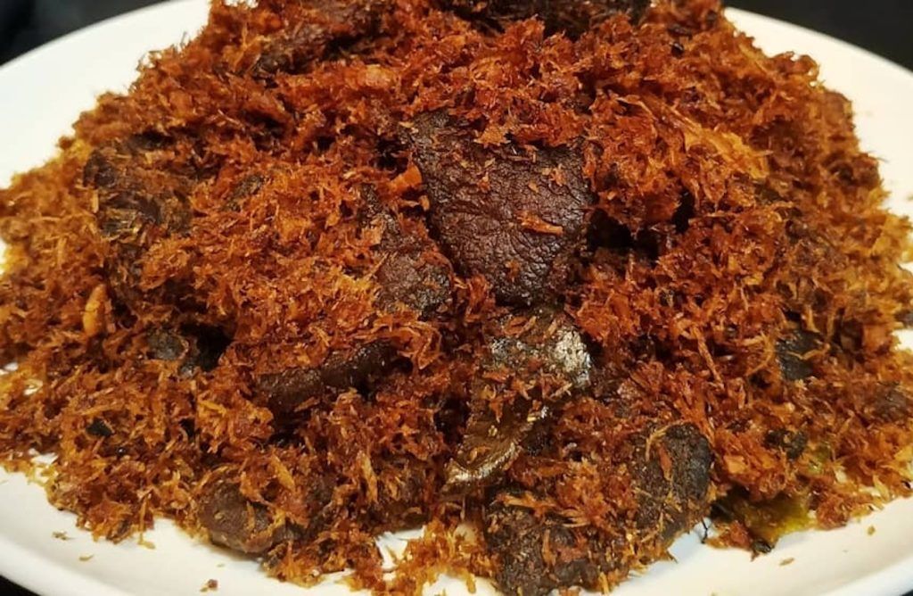 Resep Serundeng Daging Pedas, Awet, Gurih, dan Bikin Nagih! 1 Resep Serundeng Daging Sapi Pedas