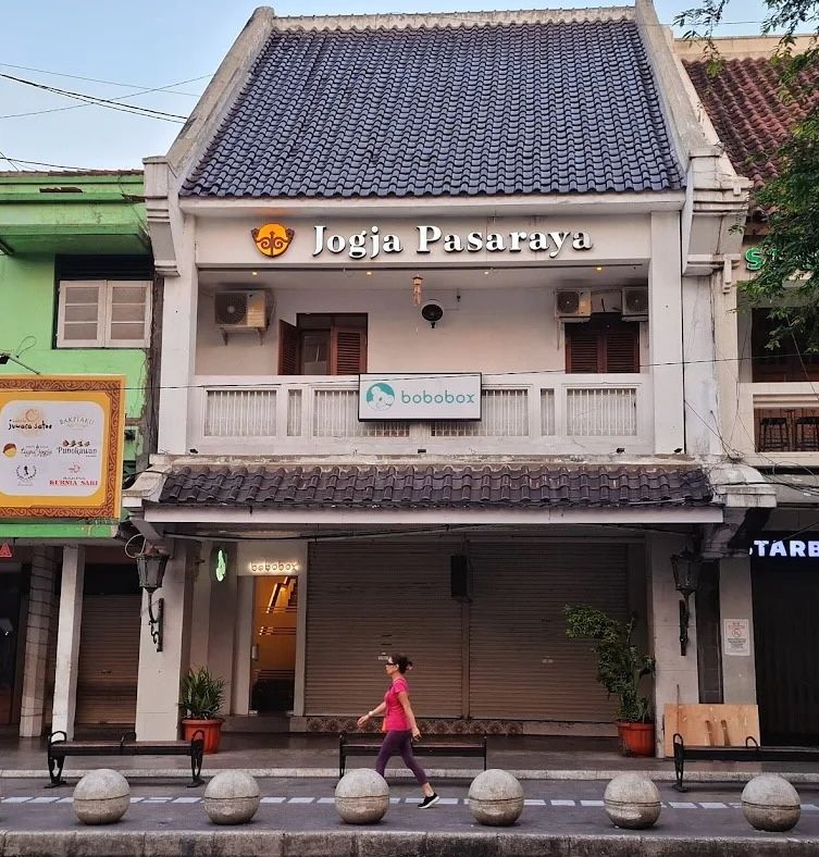 Hotel Jogja Dekat Malioboro Murah, Cek Rekomendasi Terbaik di Sini! 7 Bobopod Malioboro, Yogyakarta