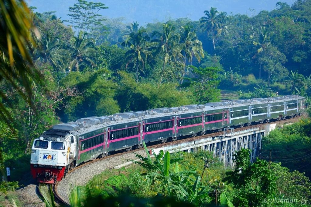 Daftar Lengkap KA Tambahan Nataru 2025/2026: Jadwal, Rute, dan Informasi Terbaru dari KAI 1 Daftar Lengkap KA Tambahan Nataru 2025/2026: Jadwal, Rute, dan Informasi Terbaru dari KAI