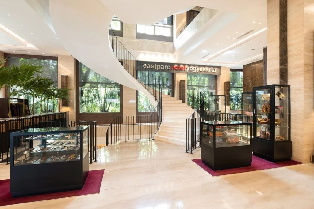 Menimbang Pilihan: 10 Hotel Jogja Dekat Malioboro Bintang 5 untuk Menginap Tanpa Ribet 7 Menimbang Pilihan: 10 Hotel Jogja Dekat Malioboro Bintang 5 untuk Menginap Tanpa Ribet, Eastparc Hotel Yogyakarta