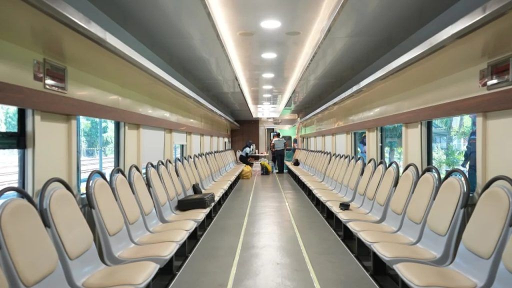 Potret Kereta Petani dan Pedagang