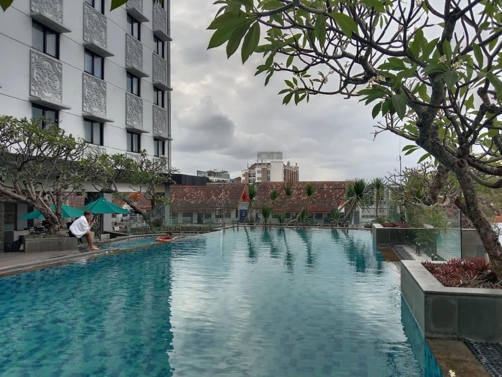 10 Hotel Jogja Dekat Malioboro Ada Kolam Renang: Mencari Jeda di Tengah Riuh Kota 8 Kolam Renang Hotel Neo Malioboro