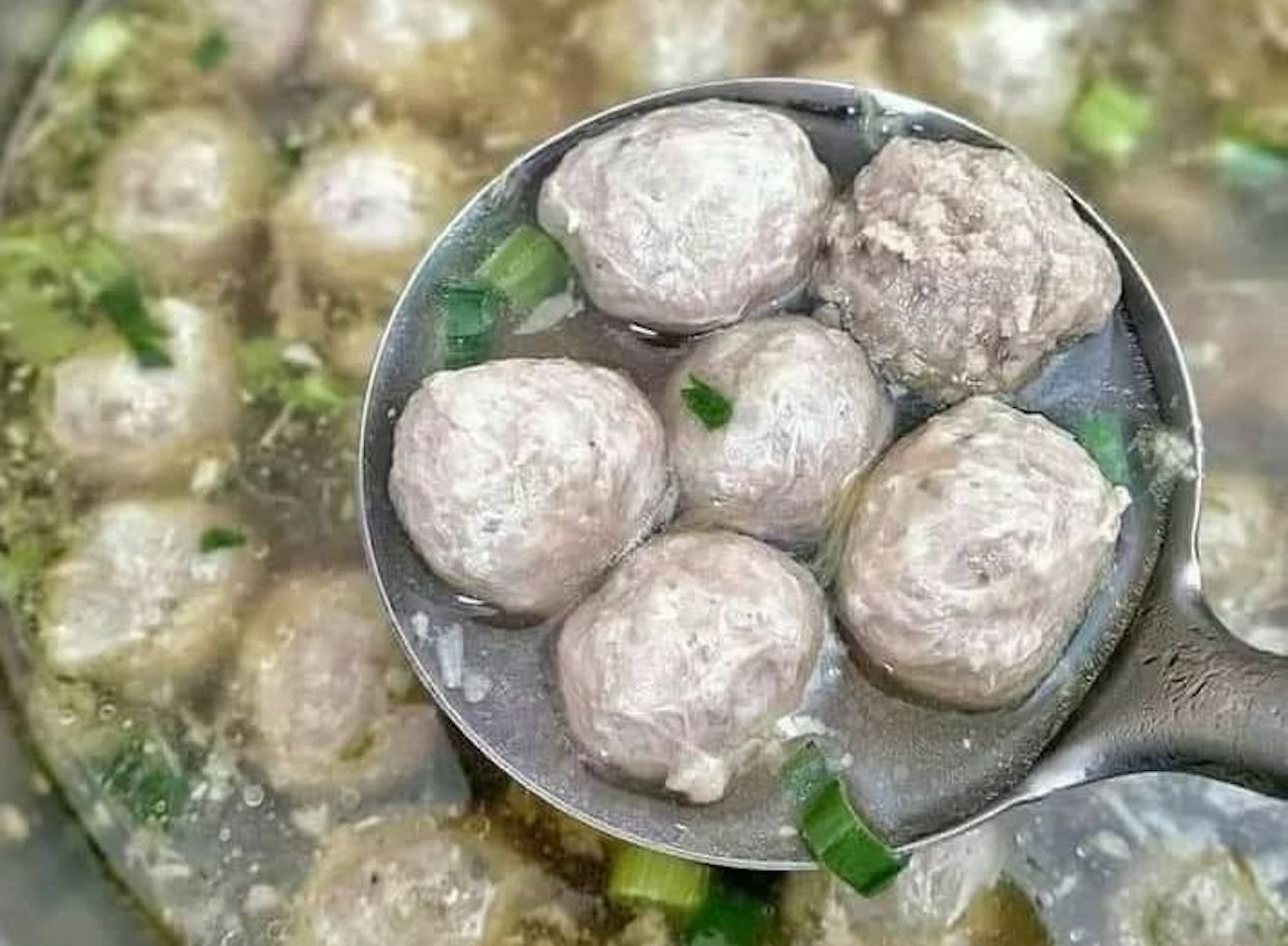 Resep Kuah Bakso Sederhana, image by IG: kulinerio