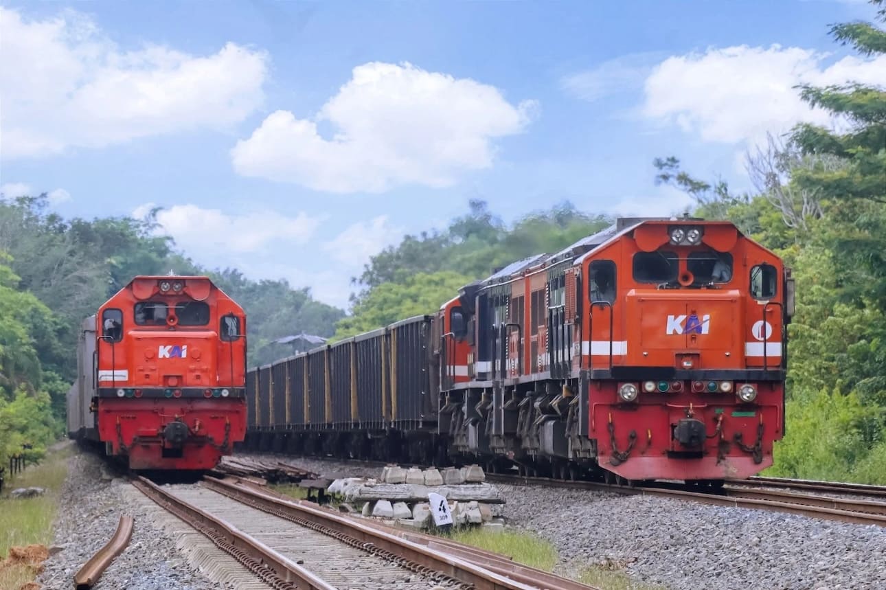 Bukan Cuma Angkut Penumpang, Ini Peran KAI Menjaga Listrik Selama Libur Nataru