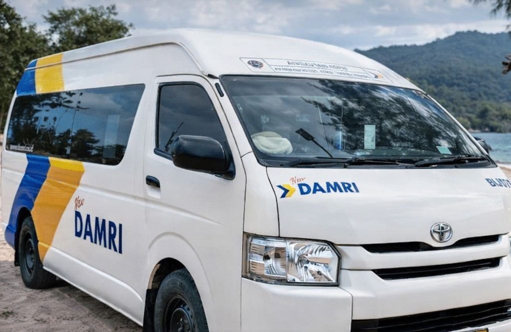 Update Jadwal DAMRI Bangka Belitung: Tarif Rp29.000–Rp40.000 ke Destinasi Favorit 1 Update Jadwal DAMRI Bangka Belitung- Tarif Rp29.000–Rp40.000 ke Destinasi Favorit (1)