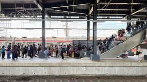 KRL Rangkasbitung Makin Padat, KAI Siapkan Kereta 12 Gerbong dan Tambah Frekuensi