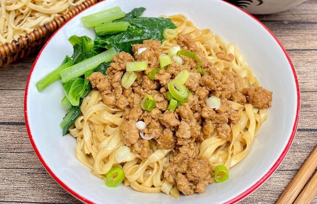 Resep Mie Ayam Sederhana Anti Ribet, Rasanya Mirip Abang Mie Ayam! 1 Resep mie ayam sederhana, image by IG: debbie_ariesthea