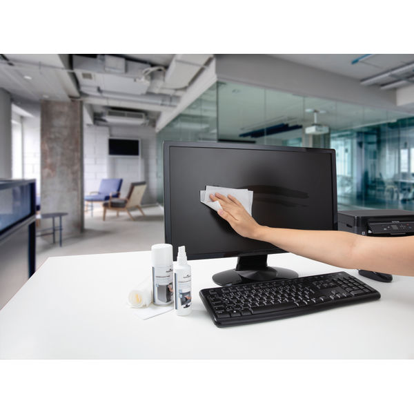 Durable PC Tech Cleaning Kit With Screen Spray, Foam Spray, Wipes and Keyboard Tool 583300