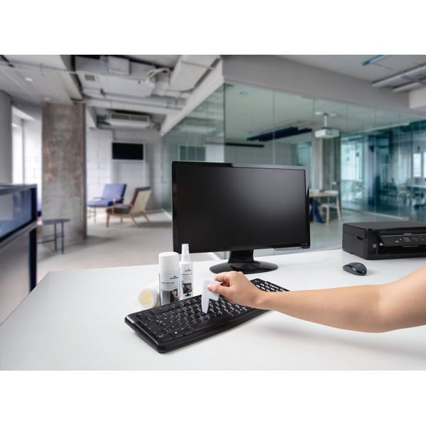 Durable PC Tech Cleaning Kit With Screen Spray, Foam Spray, Wipes and Keyboard Tool 583300