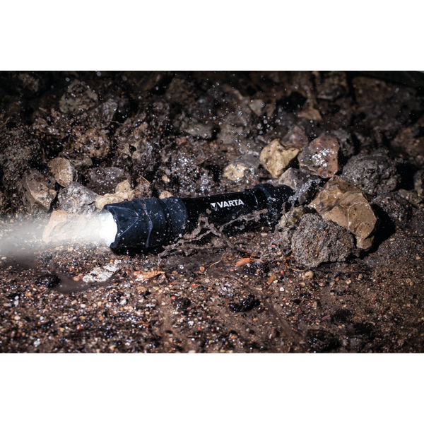 Varta Indestructible F30 Torch 78 Hour Run Time 6xAA Black 18714101421