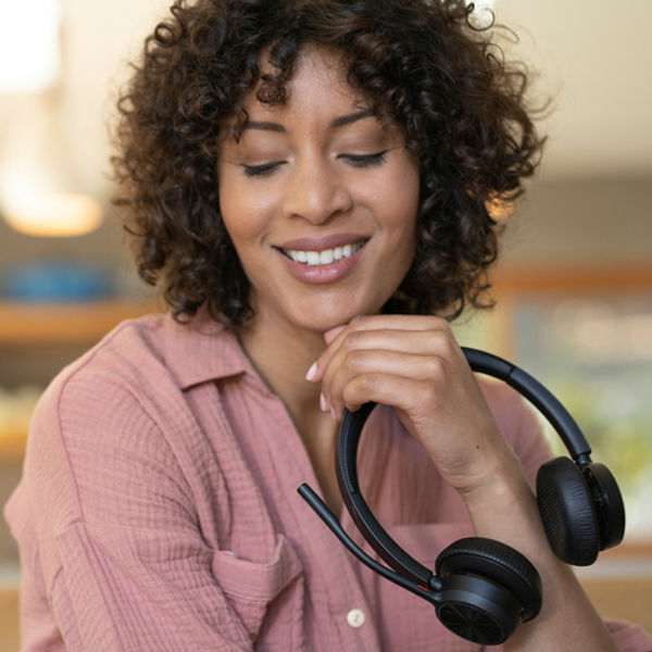 Poly Voyager 4320 Wireless Binaural USB-A Headset + BT700 Dongle UC Certified 76U49AA