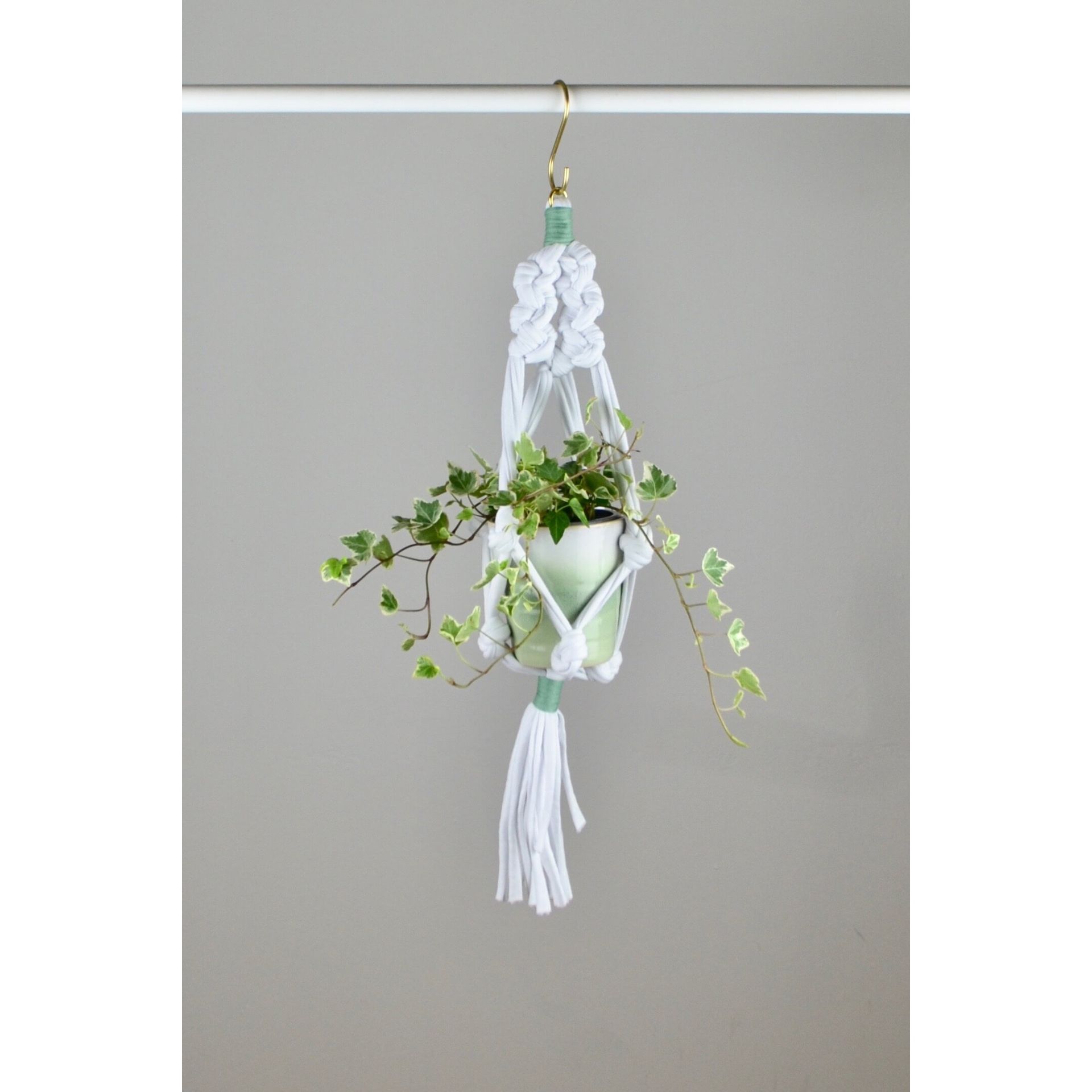 Sarora Knots Mini White Plant Hanger
