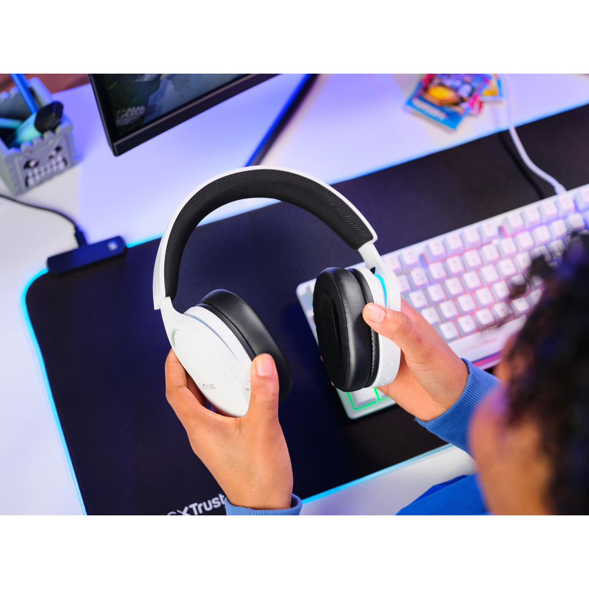 GXT491W Fayzo Wireless Headset WHT