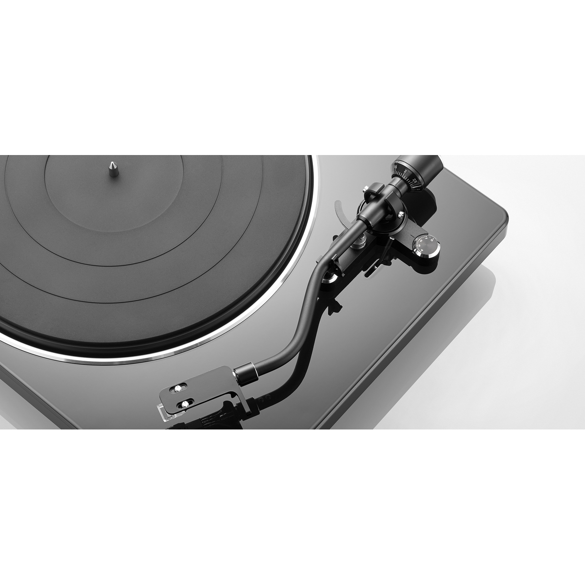 DP400BKEM Belt Drive Turntable