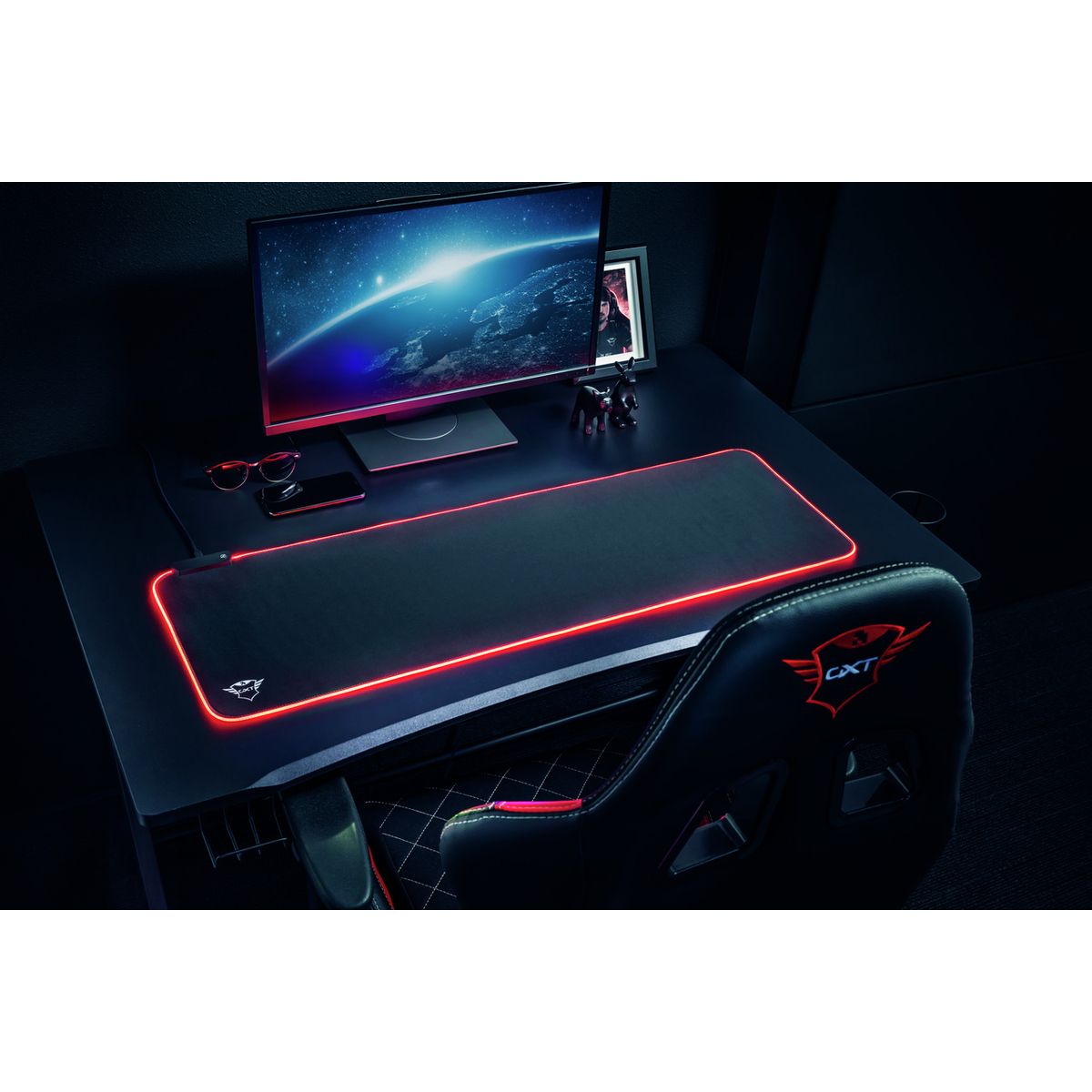 GXT764 Glide-Flex RGB XXL Mousepad