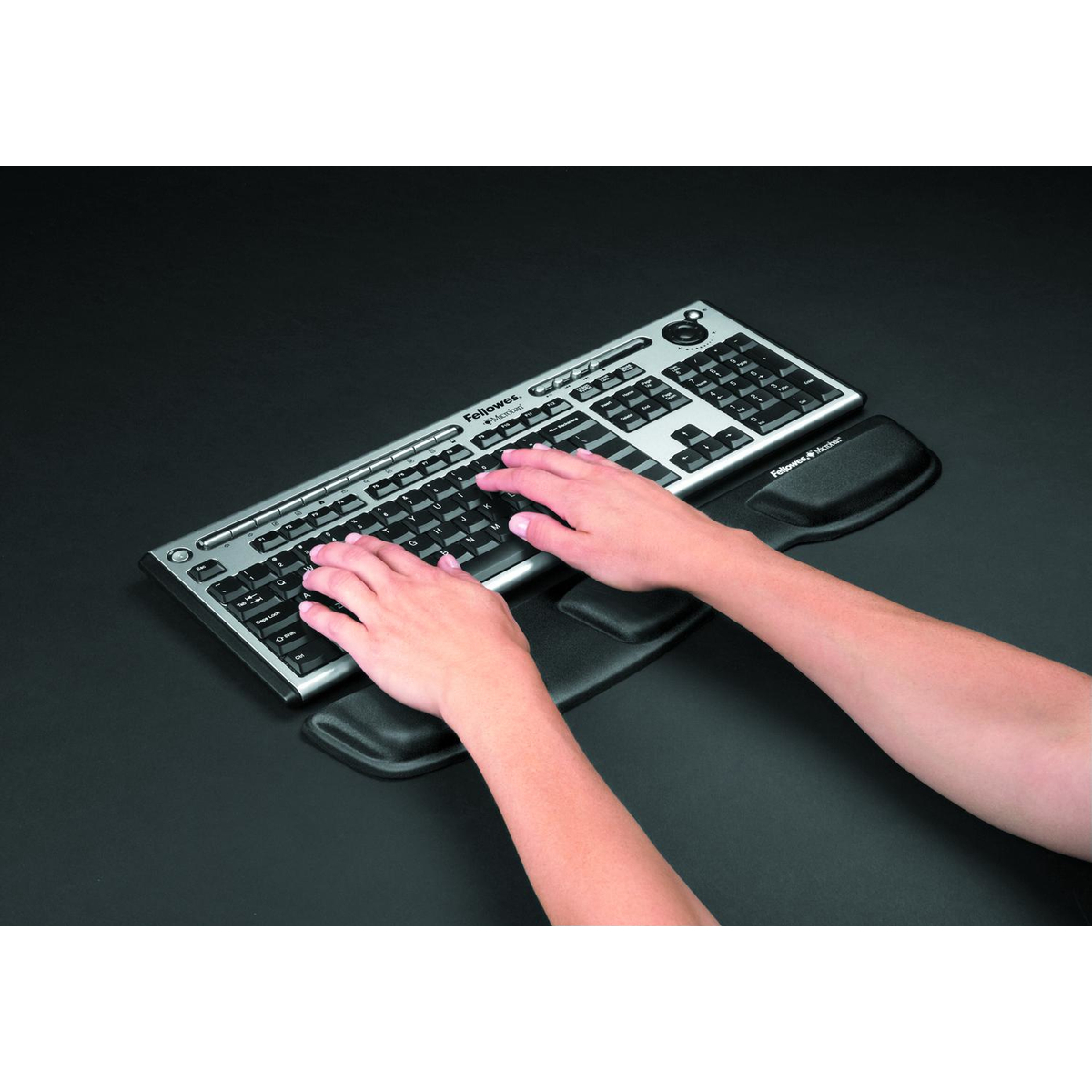 Health V Fabrik Keyboard Support Black