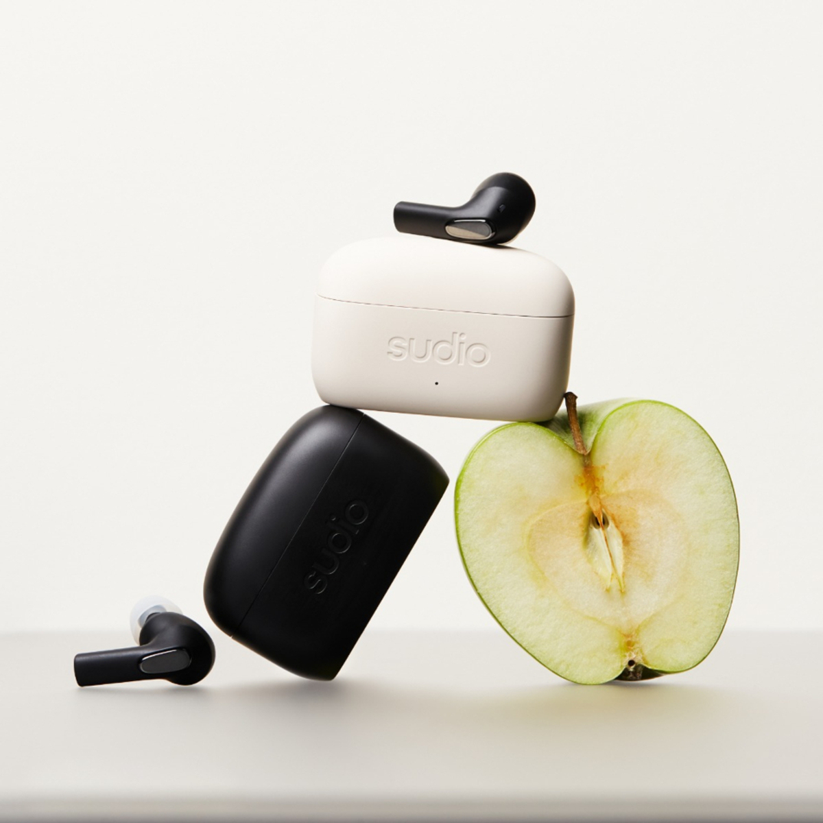 Sudio E3 Earphones - Black