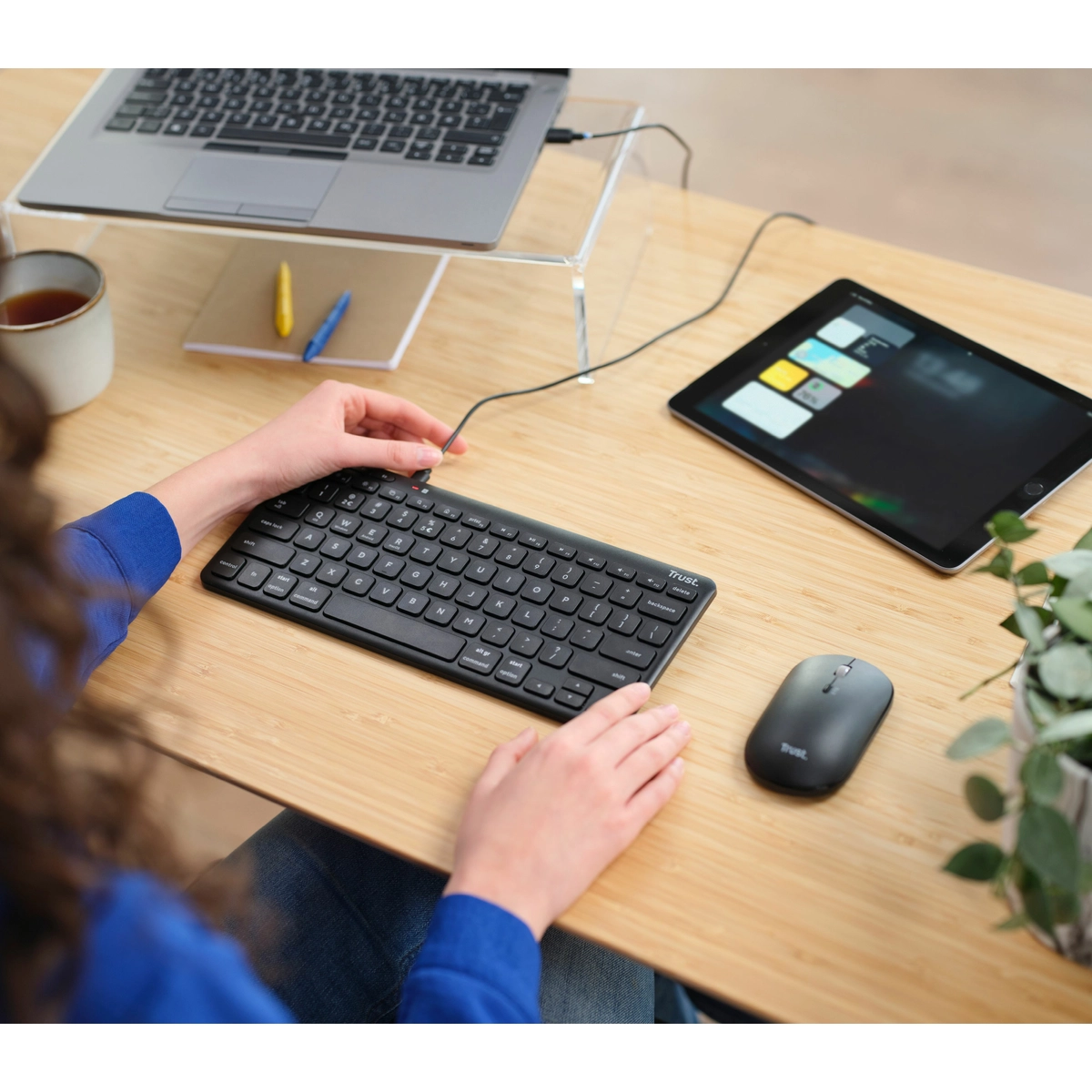 Lyra Compact Wireless Keyboard Uk