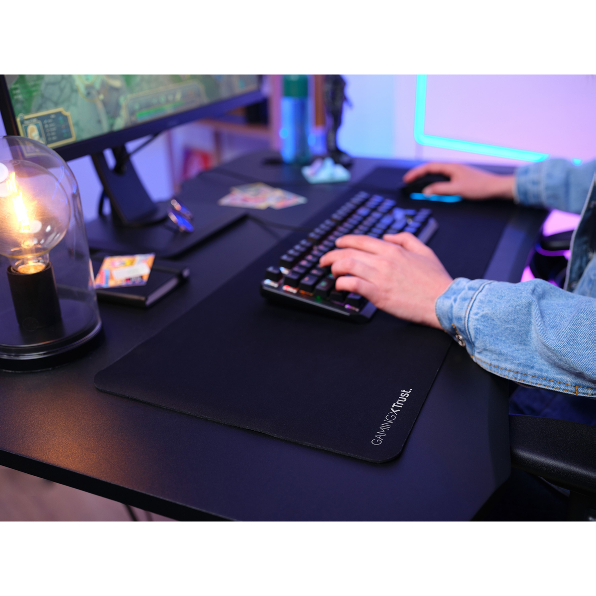 GXT 758 mouse pad XXL