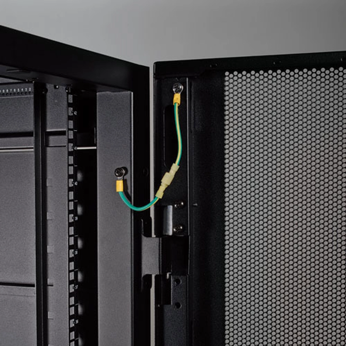 45U SmartRack Standard-Depth Server Rack