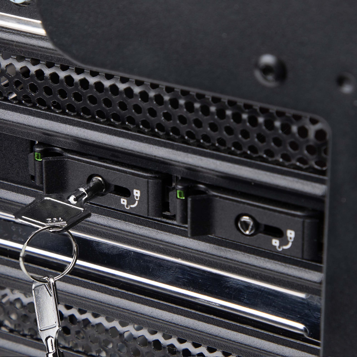 Dual-Bay M.2 NVMe SSD to PCIe x8