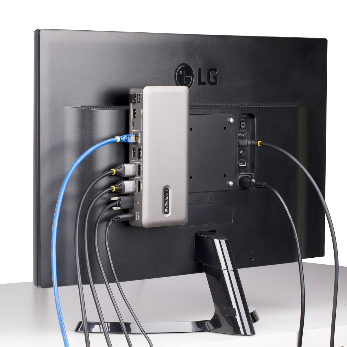 Triple-Monitor USB4 Dock 4K 60Hz