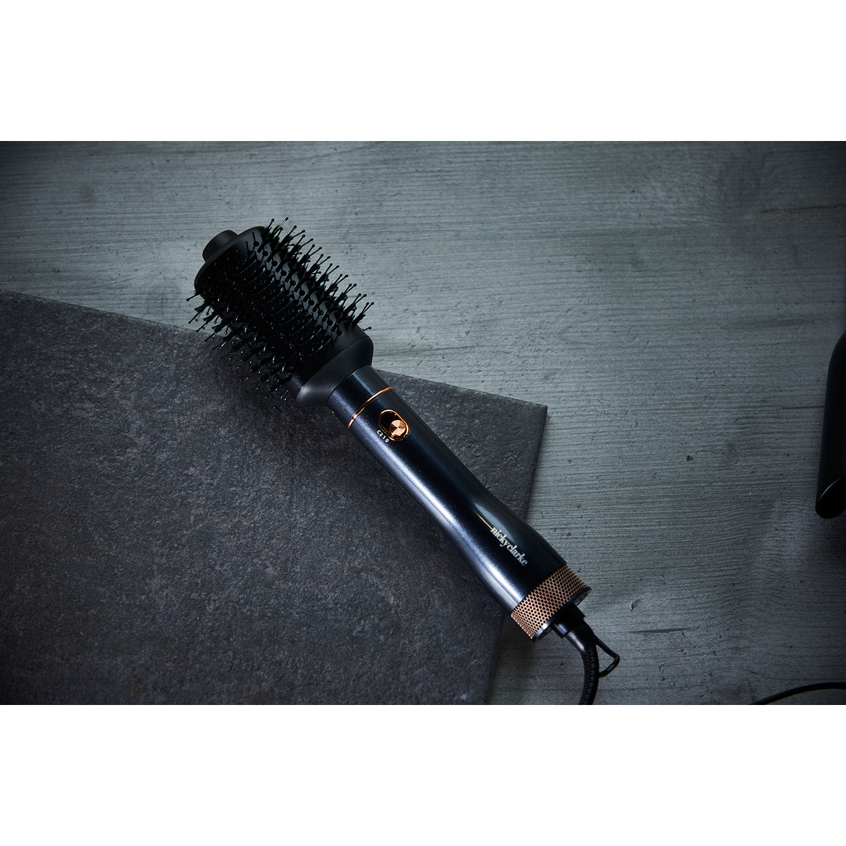 NC Contour Paddle Brush Hot Air Styler