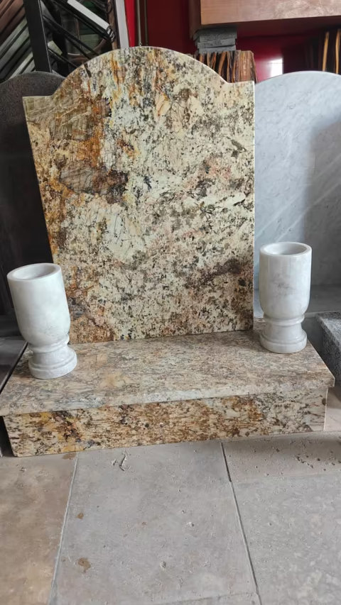 Lápida de mármol con acabado pulido