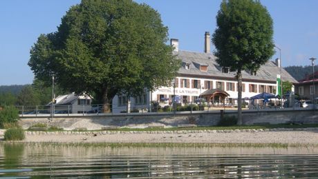 Hotel de la Truite, Le Pont