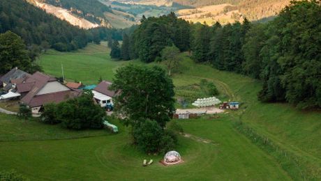 Berghof Montpelon mit Blick ins Thal
