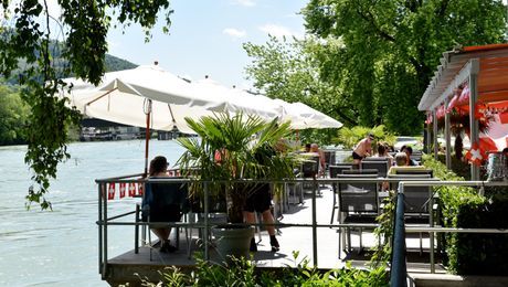 Sommerterrasse direkt an der Aare