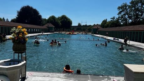 Schwimmbecken in der Badi Aarburg