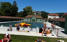 Schwimmbecken in der Badi Aarburg