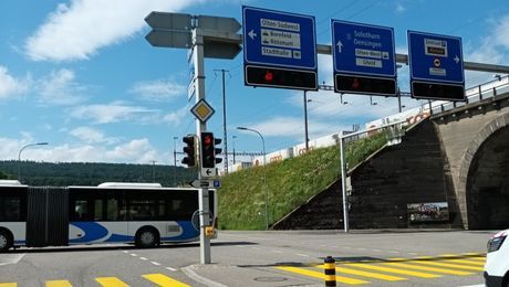 Beschriftung Kreuzung Gäustrasse