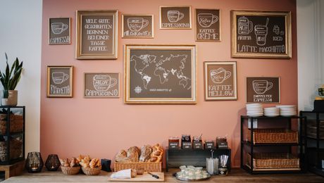 Bloomell Coffeehouse 