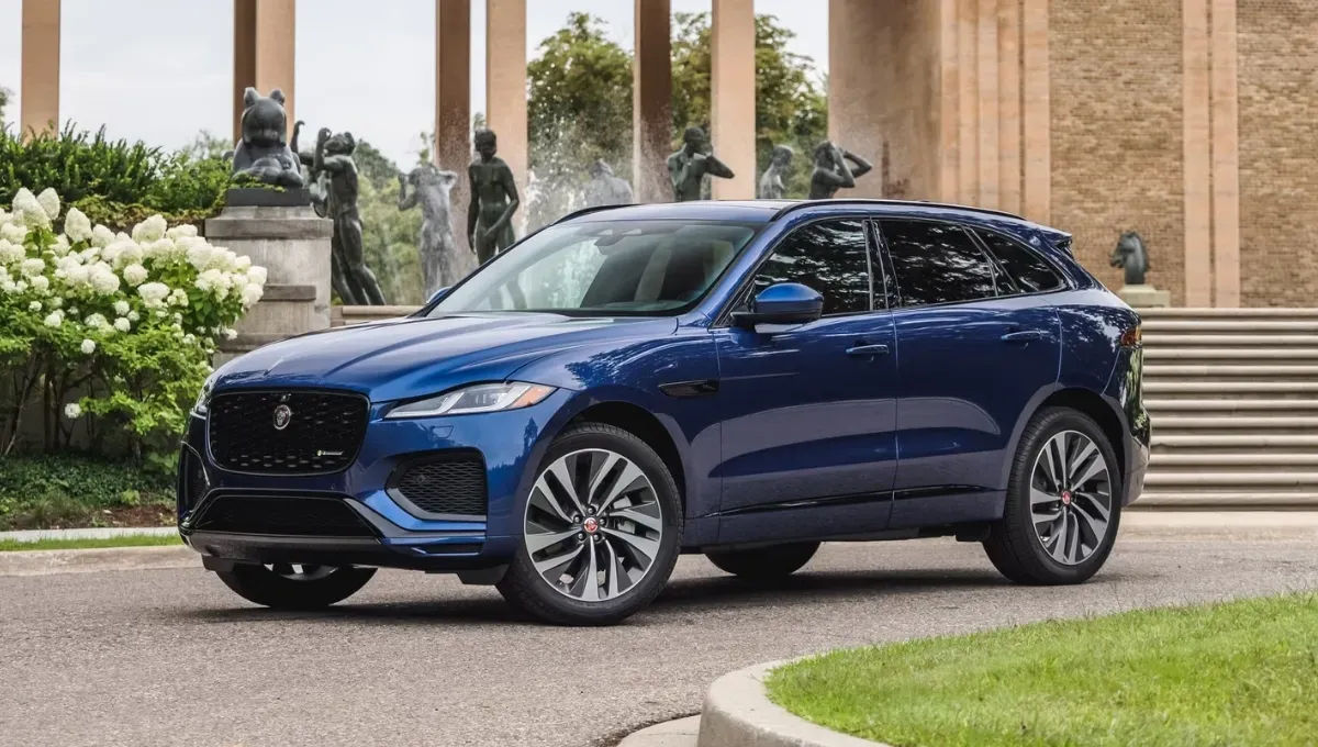 Jaguar_F_Pace_7707534483_zw1oBZeqL.webp