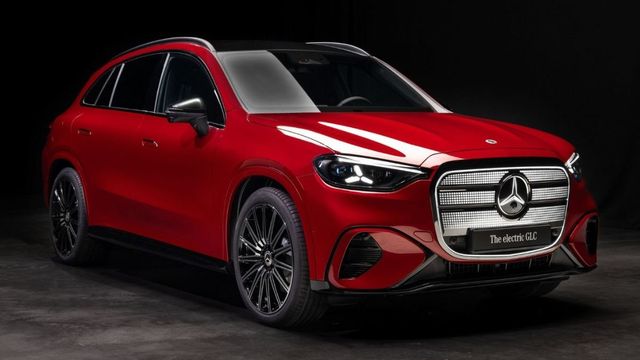 Mercedes GLC EV Unveiled: 713 km Range, 490 bhp, 39.1” Hyperscreen